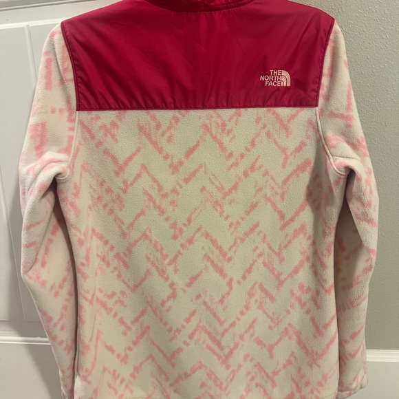 The North Face Women's Red and Cream fleece Jacket - Picture 5 of 7